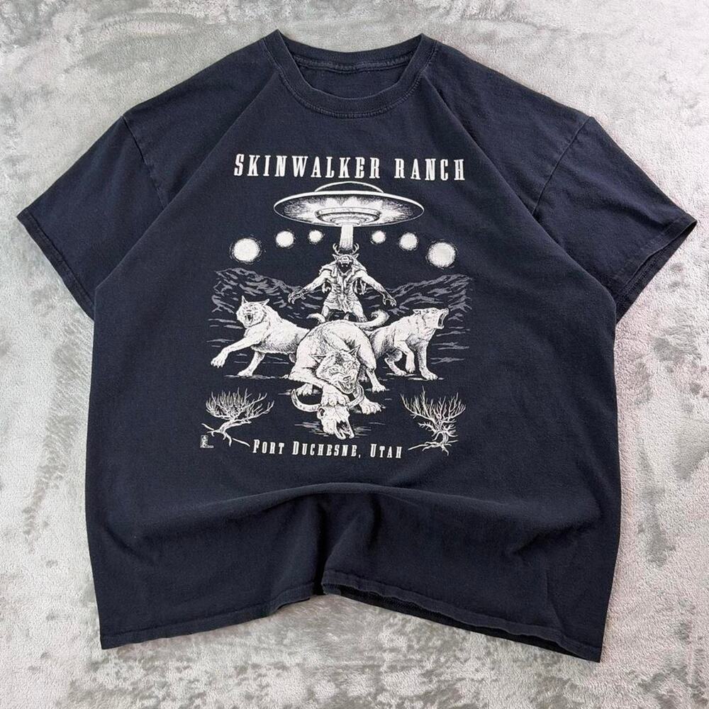 Vintage Y2K Skinwalker Ranch Wolf UFO T-Shirt Black Men’s Medium